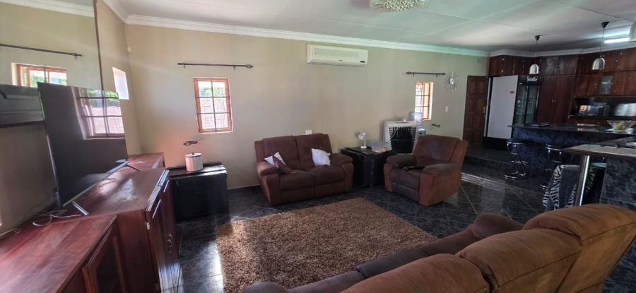 5 Bedroom Property for Sale in Wilkoppies North West